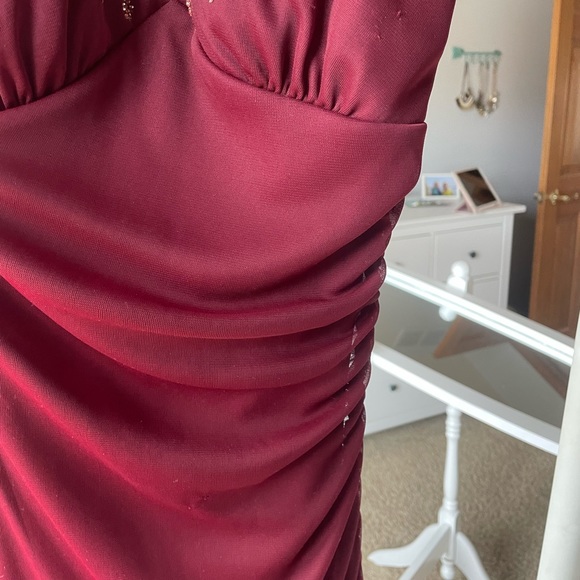 Red salsa dress - Picture 2 of 6